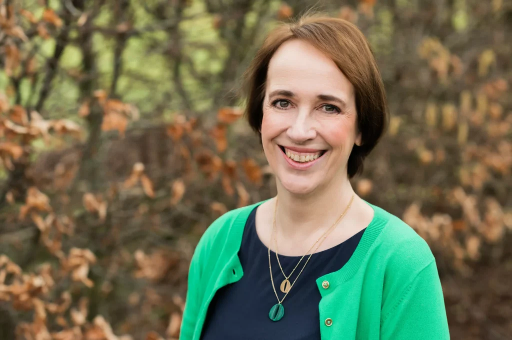Lucy Pakes joins MAD-HR