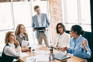 How Outsourced HR Can Transform a Business (and Why an Advice Line Alone Isn’t Enough)